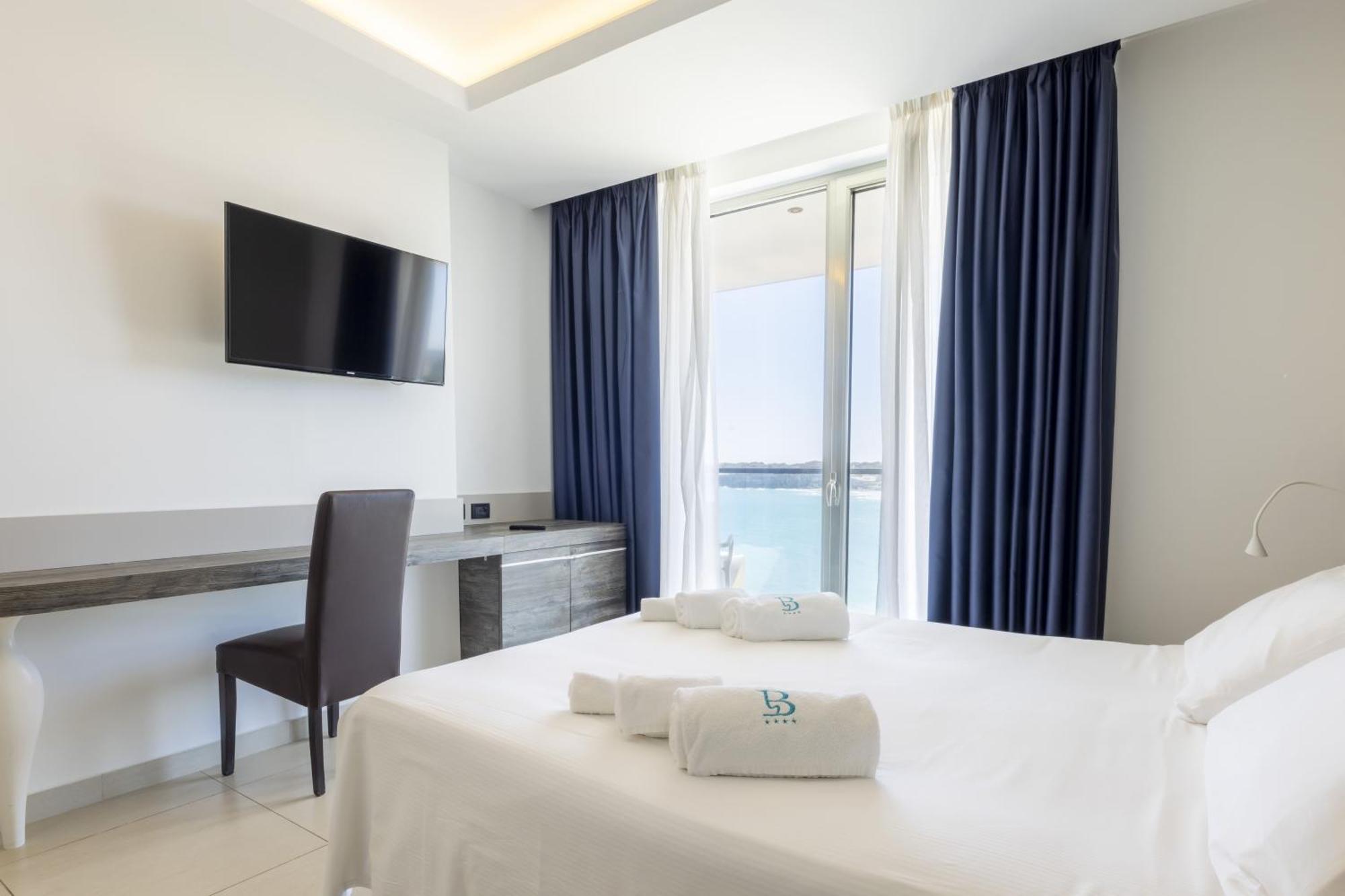 טורה דל'אורסו Hotel Belvedere מראה חיצוני תמונה